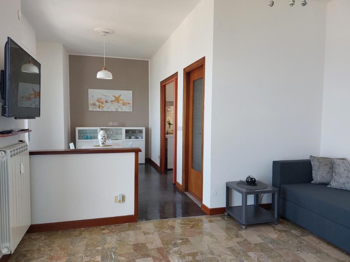 Maremare, Really On The Beach, With Private Parking Savona Exterior foto