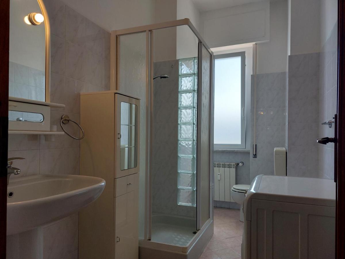 Maremare, Really On The Beach, With Private Parking Savona Exterior foto