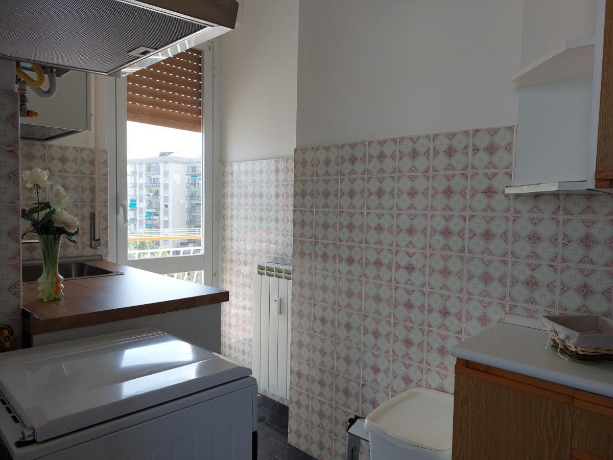 Maremare, Really On The Beach, With Private Parking Savona Exterior foto