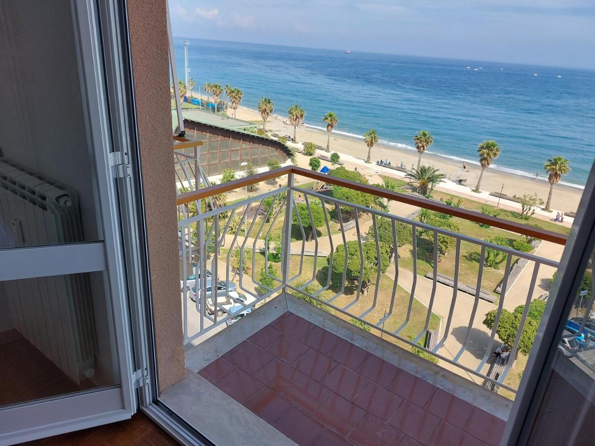 Maremare, Really On The Beach, With Private Parking Savona Exterior foto