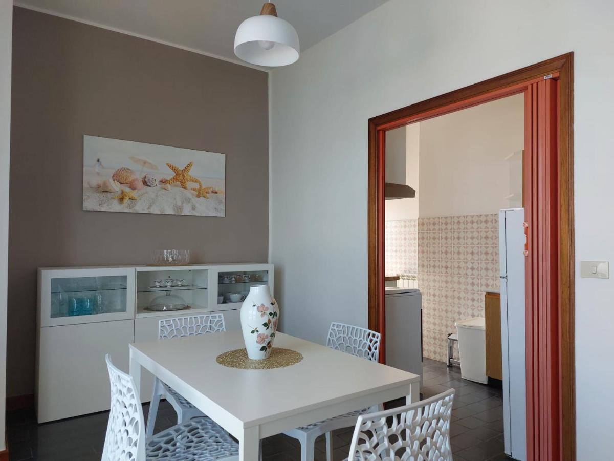 Maremare, Really On The Beach, With Private Parking Savona Exterior foto