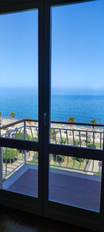 Maremare, Really On The Beach, With Private Parking Savona Exterior foto
