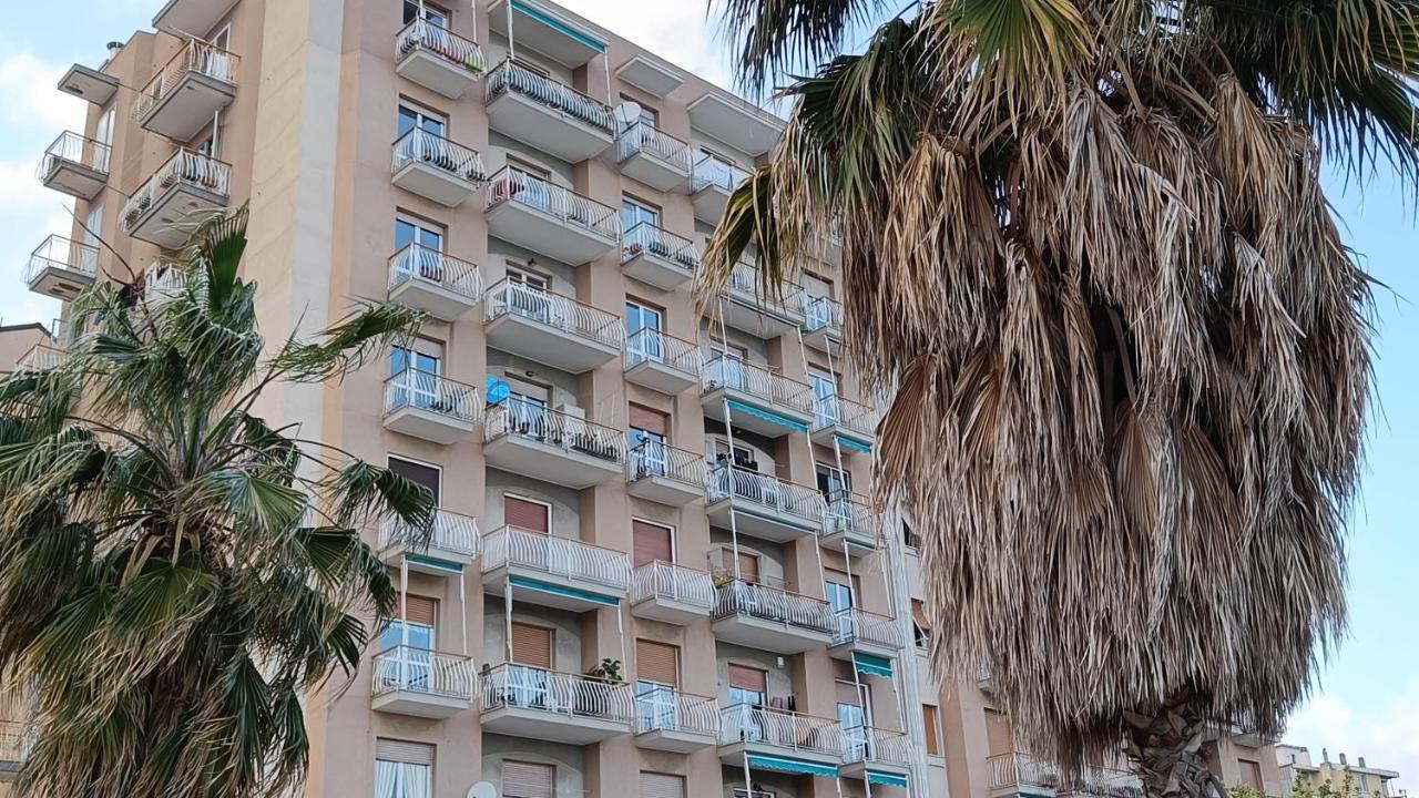 Maremare, Really On The Beach, With Private Parking Savona Exterior foto