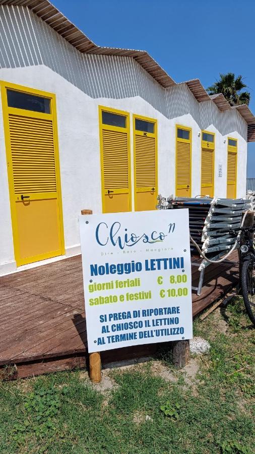 Maremare, Really On The Beach, With Private Parking Savona Exterior foto